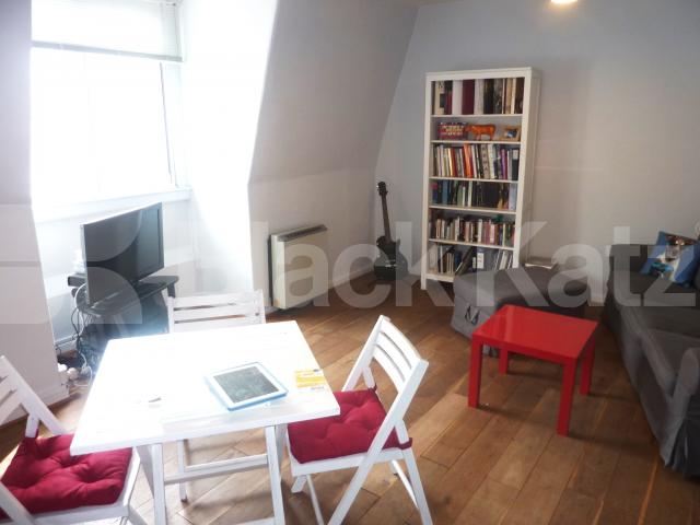 			LOCATION LOCATION LOCATION!!!, 1 Bedroom, 1 bath, 1 reception Flat			 Oxford Street, SOHO